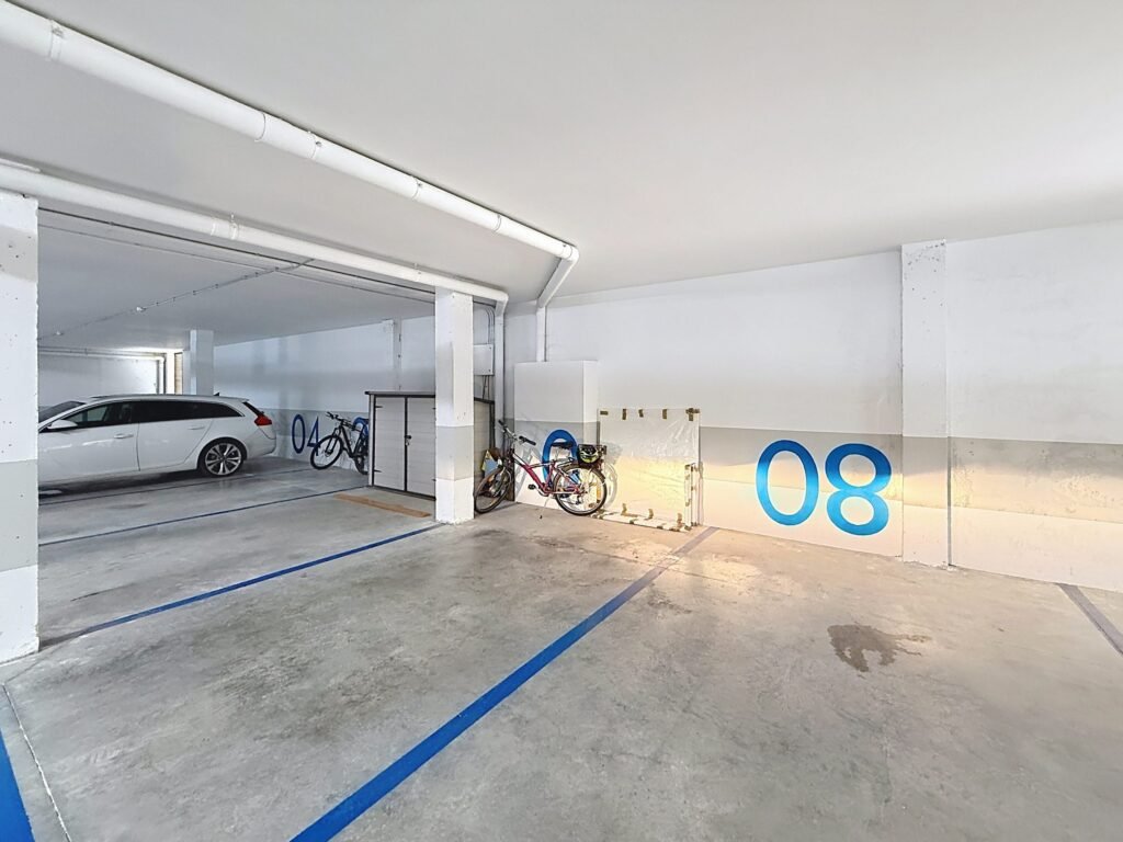 Moderno Apartamento de Dos Dormitorios en Las Ramblas Golf con Terraza Acristalada