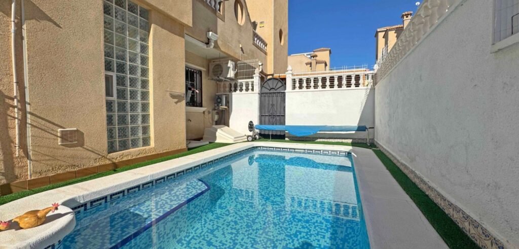 Fully Renovated Quad Villa with Private Pool