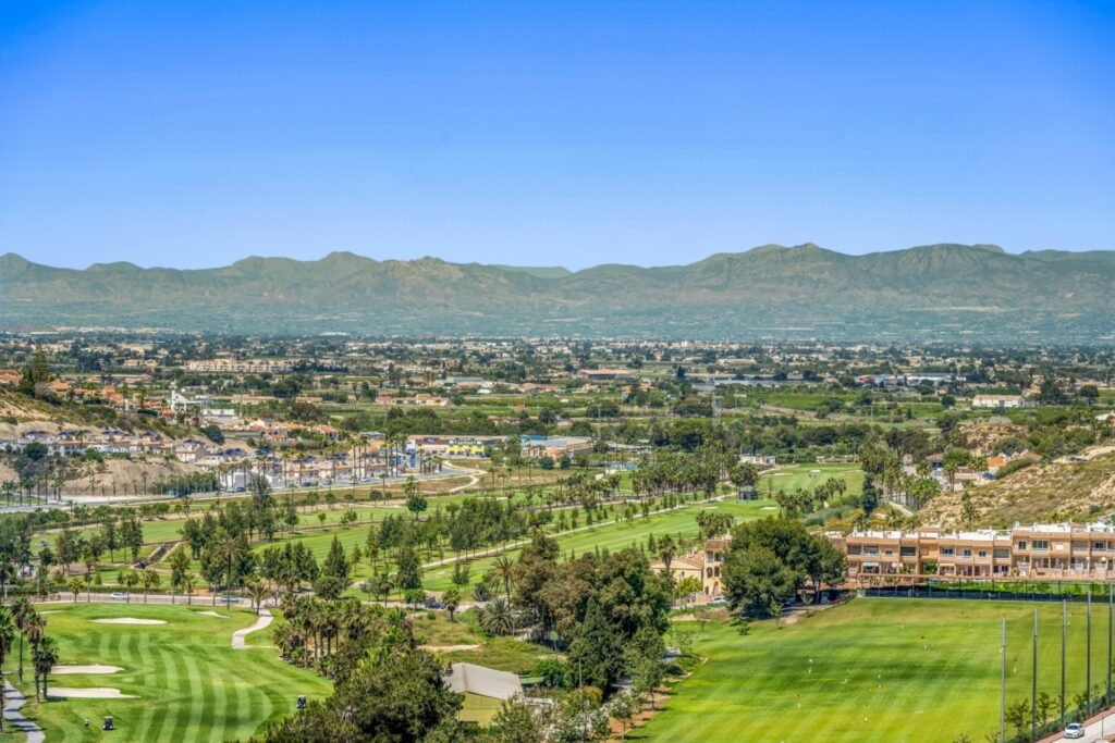 Villa de 5 dormitorios con vistas panorámicas al campo de golf La Marquesa
