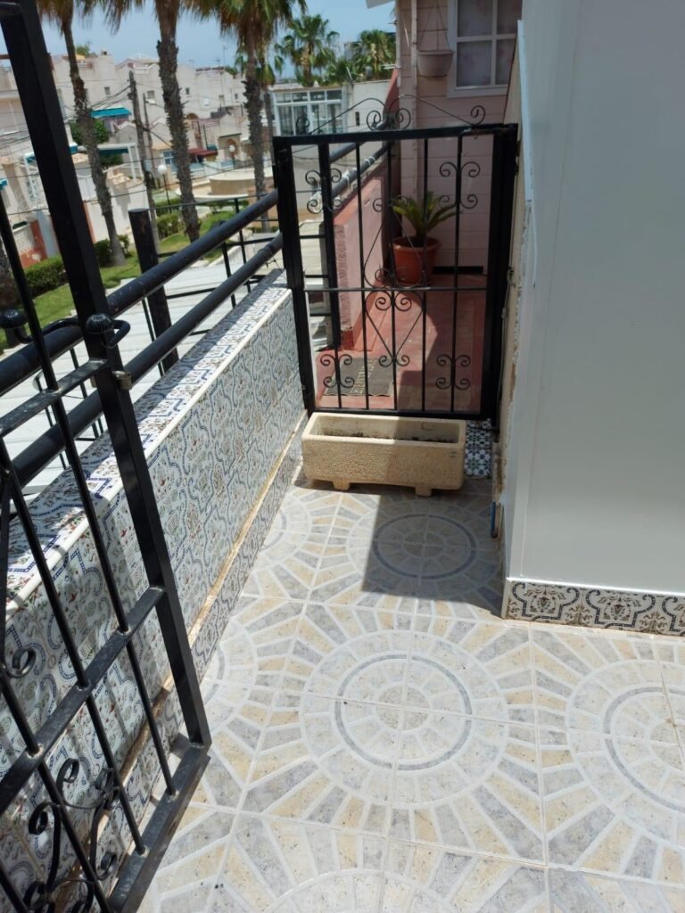 Two‑Level Bungalow, Los Balcones – Los Altos del Edén