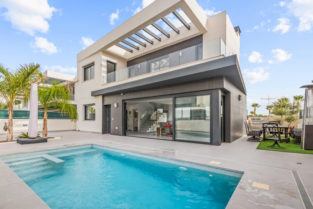 Fabulous 4 Beds Modern Detached Villa in Algorfa