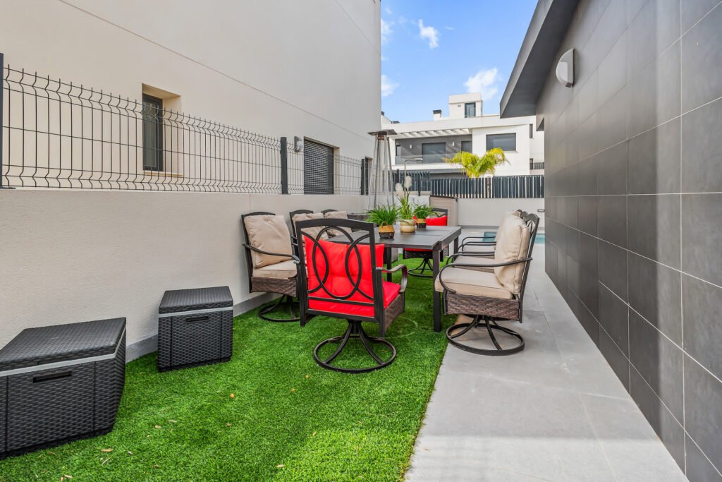 Fabulous 4 Beds Modern Detached Villa in Algorfa