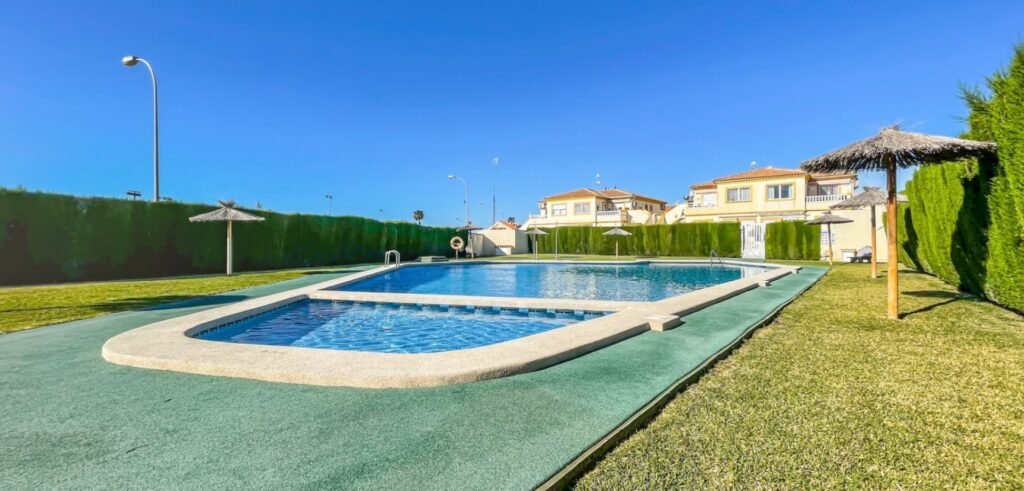 Jaukus vienoaukštis bungalow Playa Flamenca