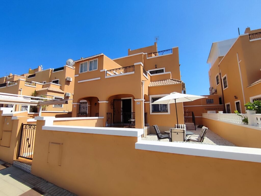 Szeregowiec – Torrevieja – 215 000 EUR