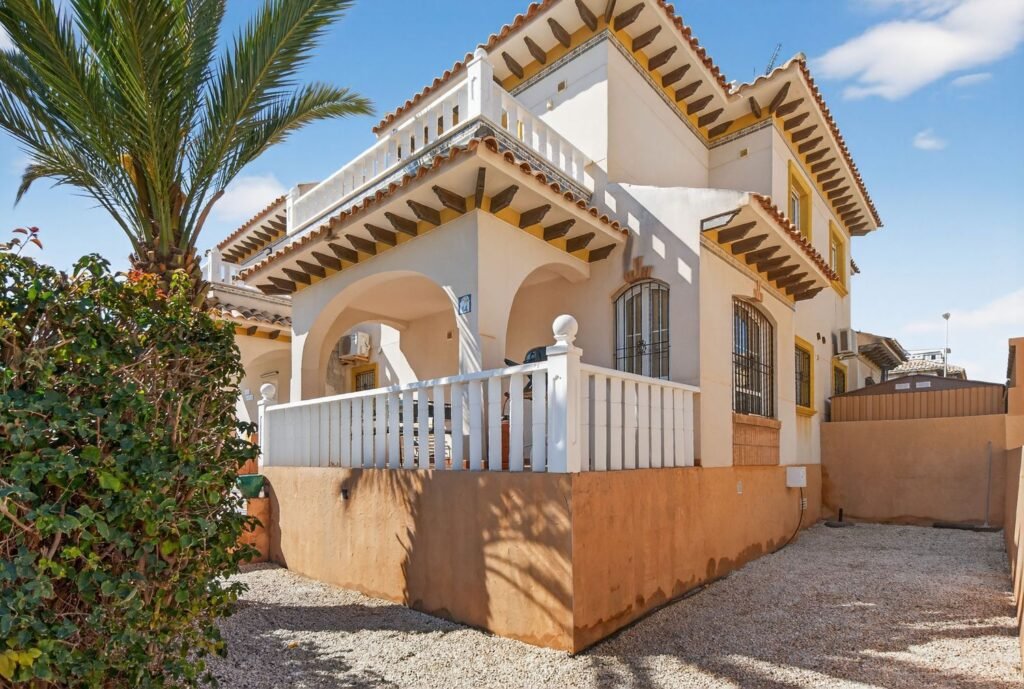 Casa pareada en Playa Golf III, Lomas de Cabo Roig