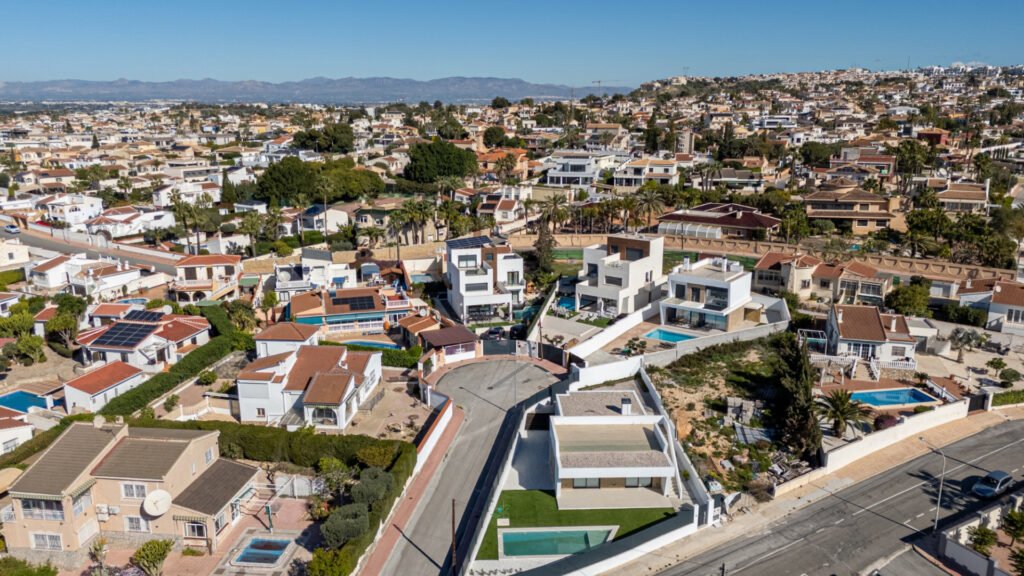 Contemporary 4-Bedroom Villa with Private Pool in Central Ciudad Quesada
