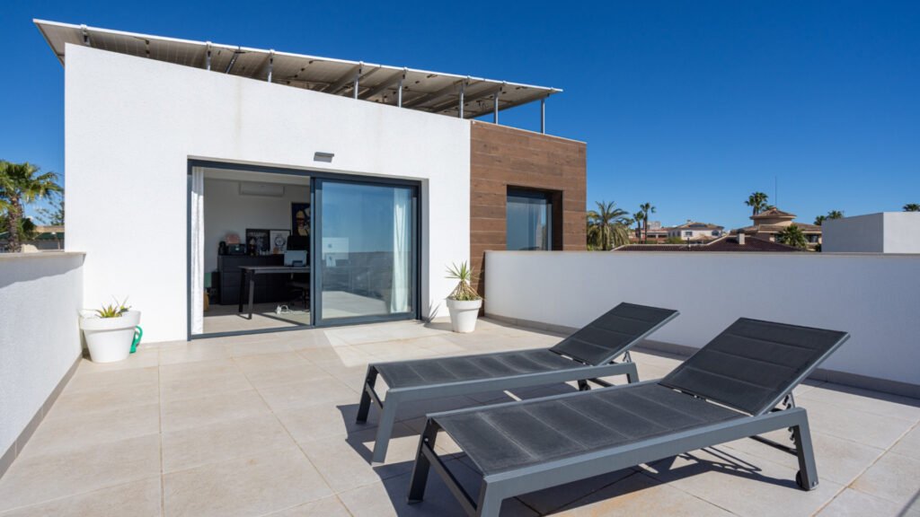 Contemporary 4-Bedroom Villa with Private Pool in Central Ciudad Quesada