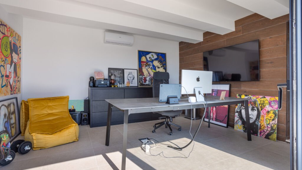 Contemporary 4-Bedroom Villa with Private Pool in Central Ciudad Quesada