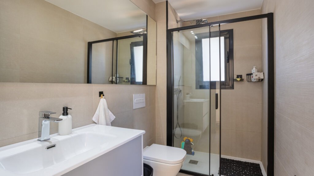 Contemporary 4-Bedroom Villa with Private Pool in Central Ciudad Quesada