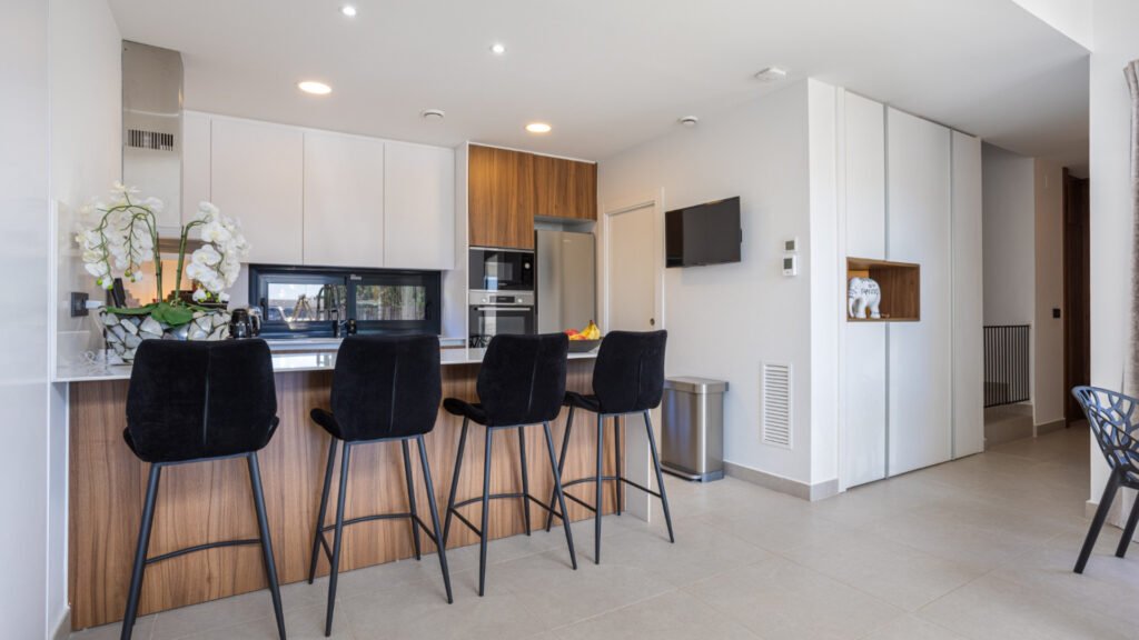 Contemporary 4-Bedroom Villa with Private Pool in Central Ciudad Quesada