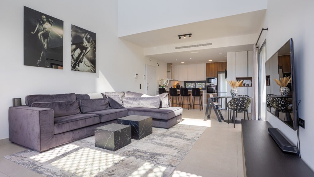 Contemporary 4-Bedroom Villa with Private Pool in Central Ciudad Quesada