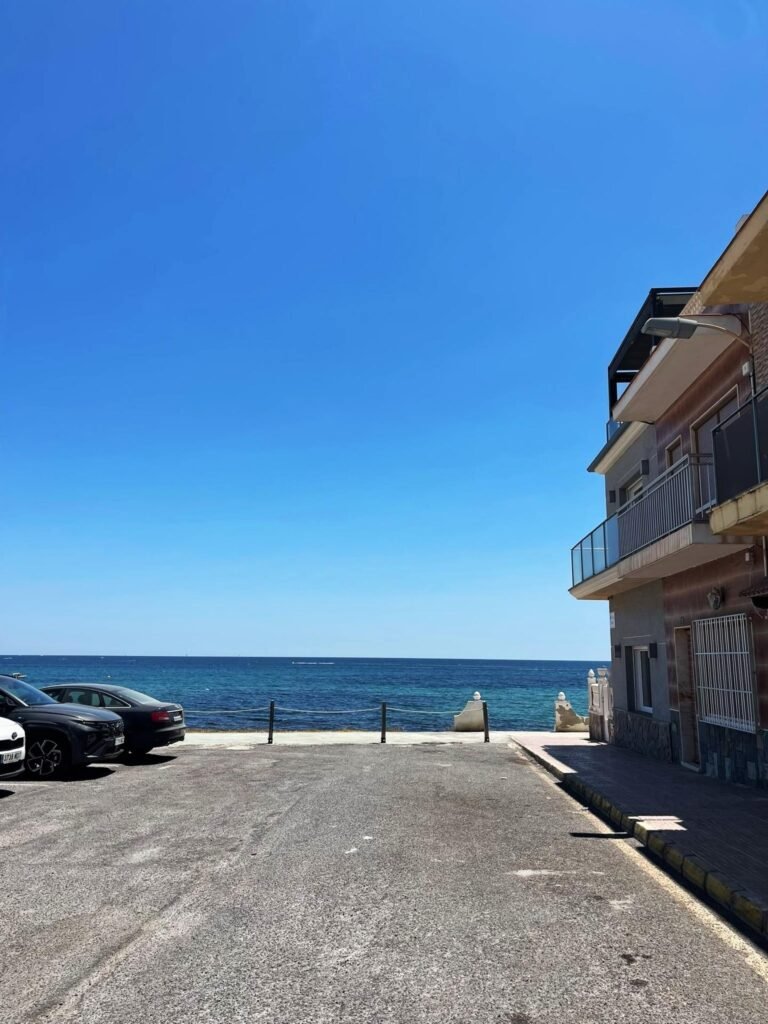 Moderno bungalow en primera línea de mar completamente reformado