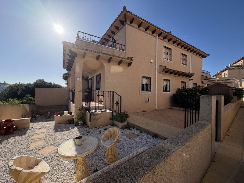 Dom bliźniaczy w Orihuela Costa – duży taras i widoki panoramiczne