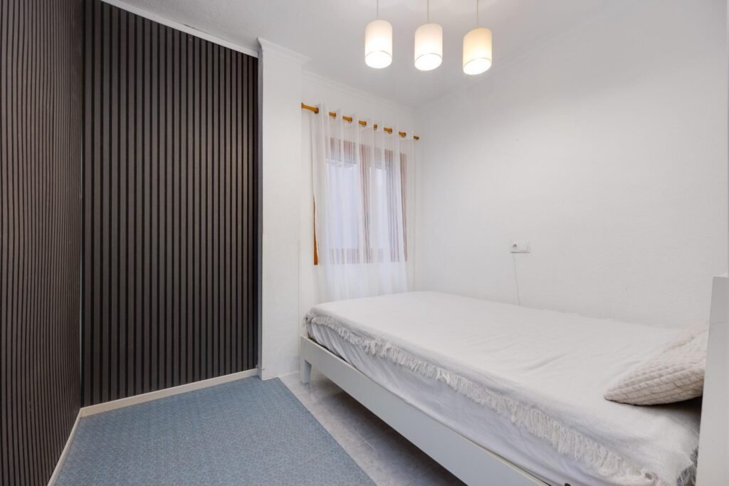 Valoisa ja käytännöllinen alakerran asunto, Torrevieja