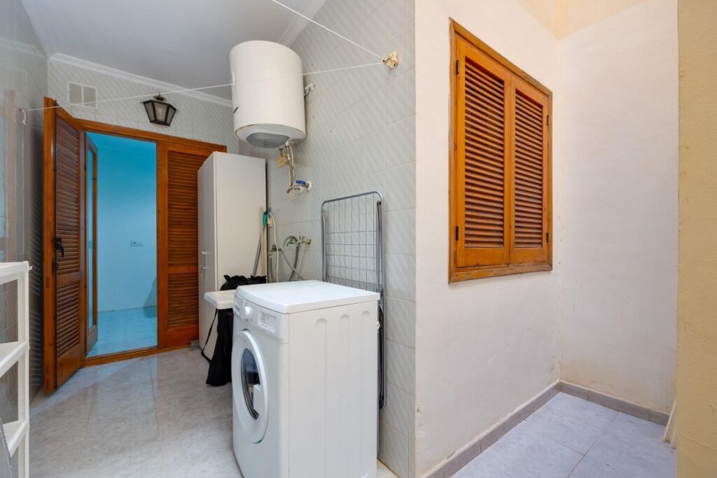 Valoisa ja käytännöllinen alakerran asunto, Torrevieja