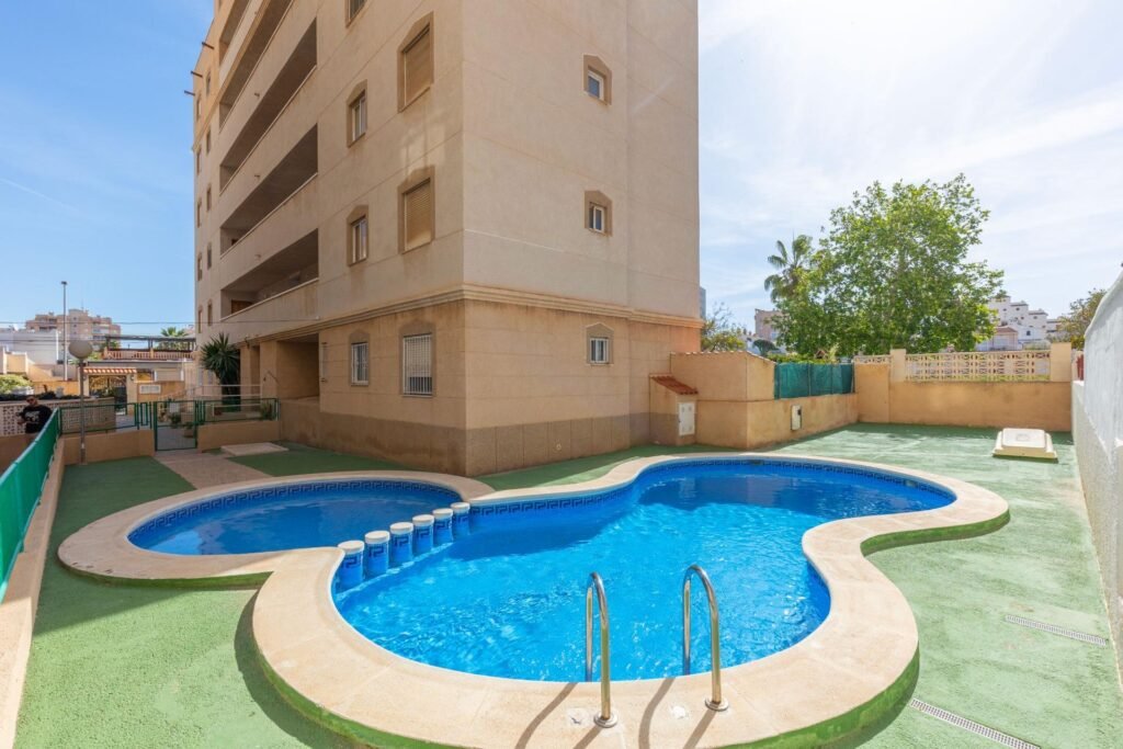 A bright home on the sixth floor in Torrevieja
