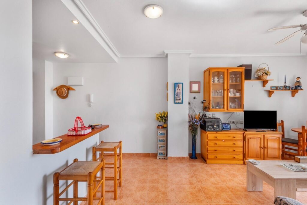 A bright home on the sixth floor in Torrevieja