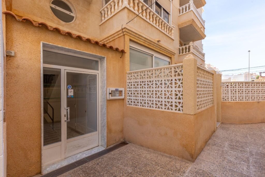 A bright home on the sixth floor in Torrevieja