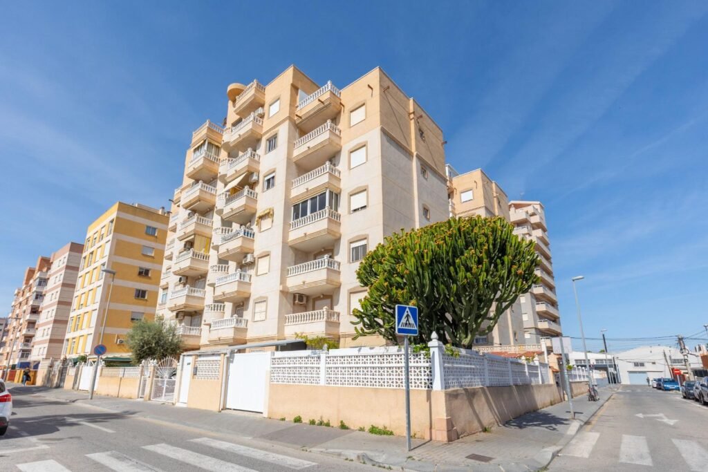 A bright home on the sixth floor in Torrevieja
