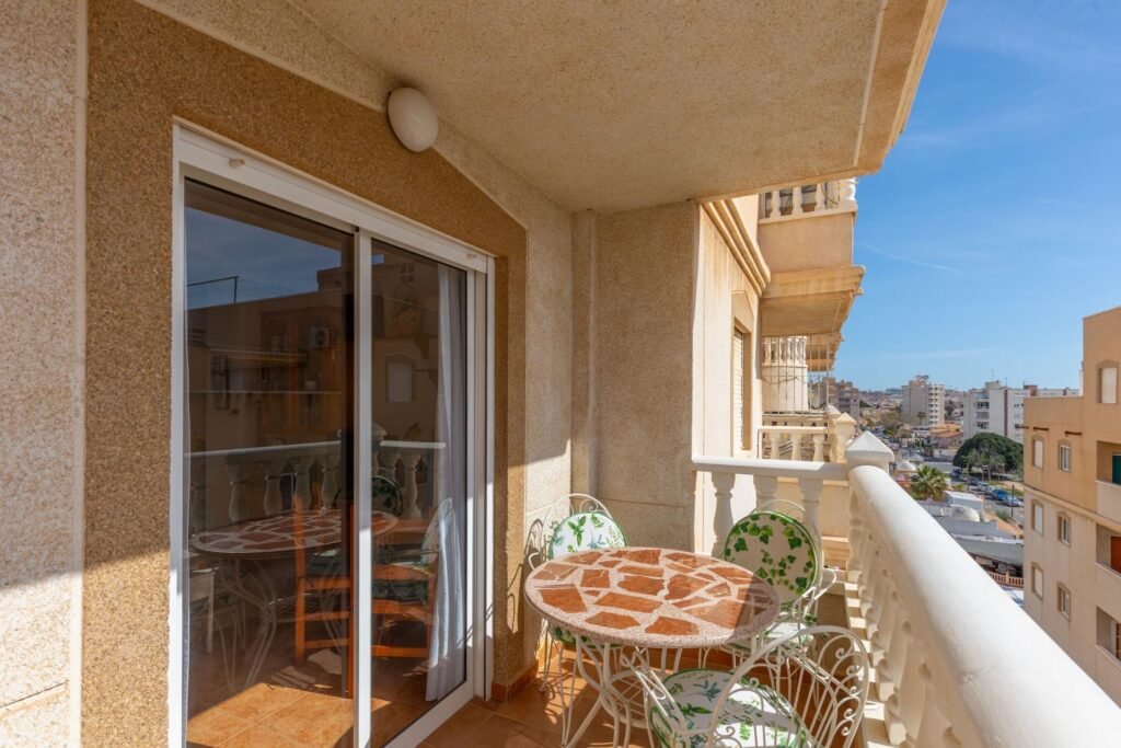 A bright home on the sixth floor in Torrevieja