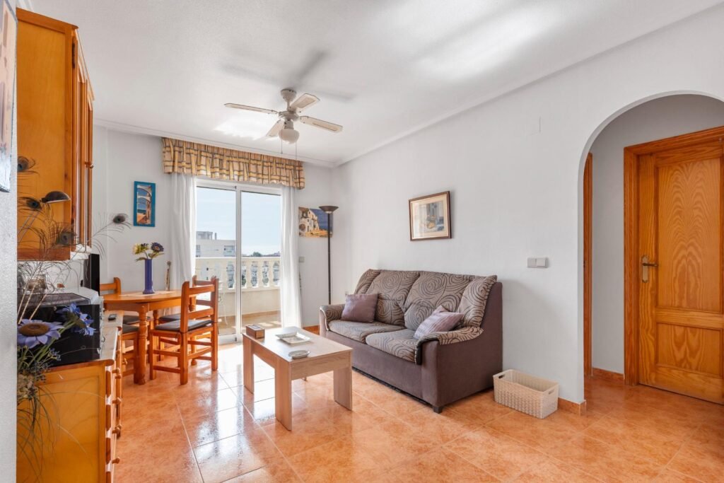 A bright home on the sixth floor in Torrevieja