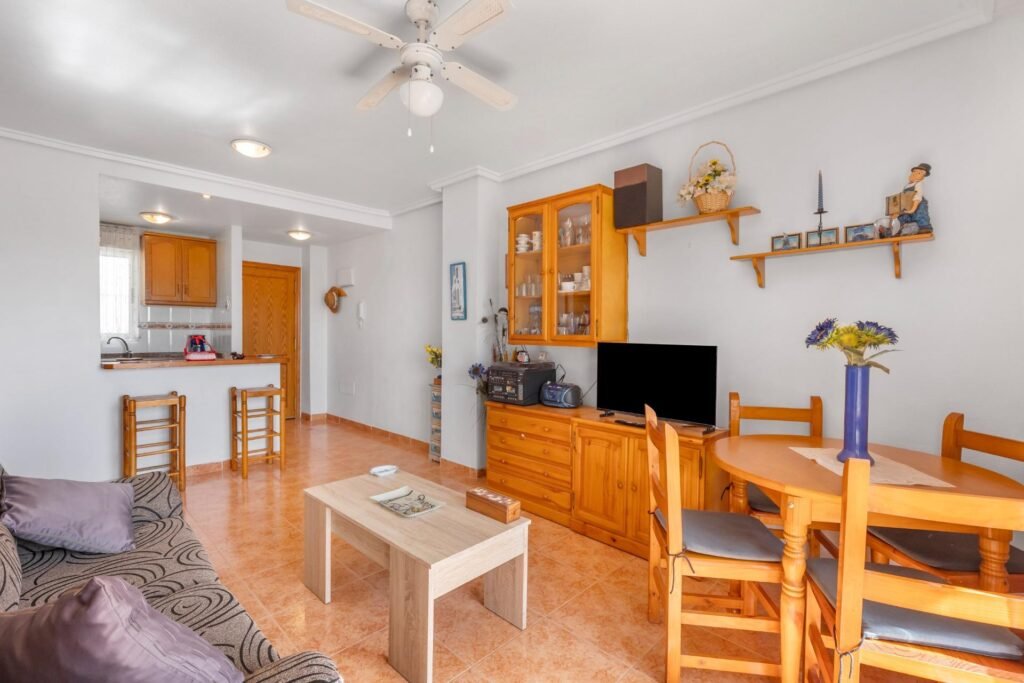 A bright home on the sixth floor in Torrevieja