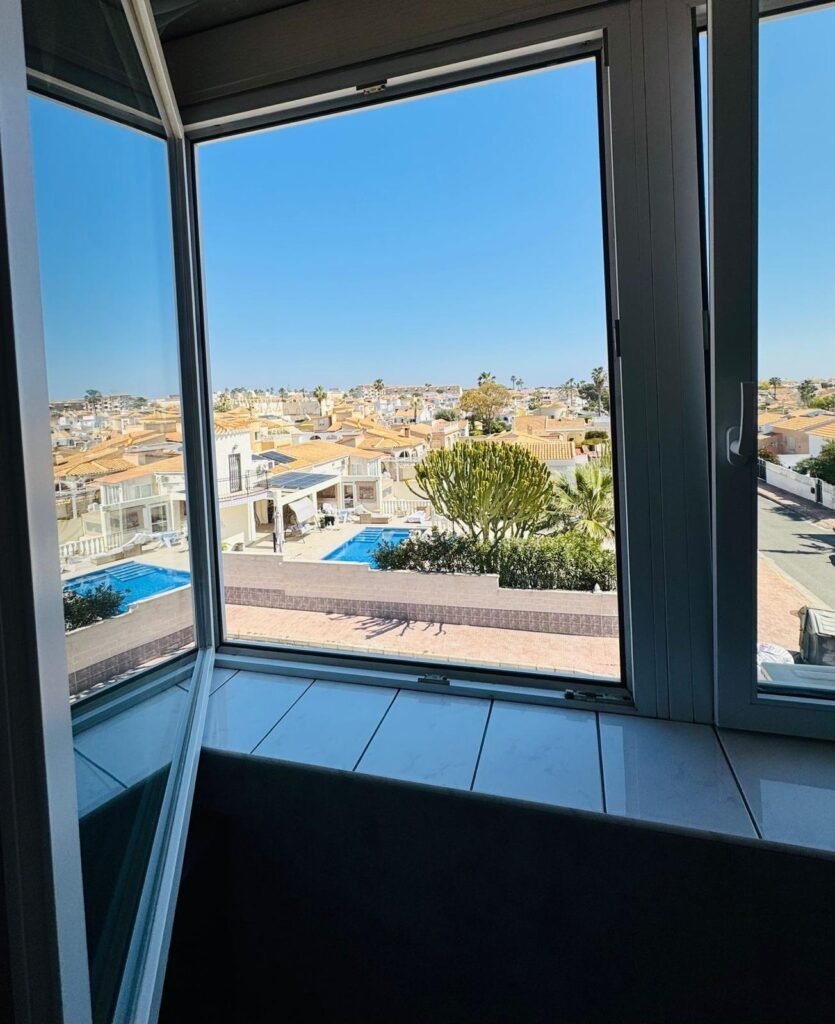 Corner bungalow with sea views — La Florida, Orihuela Costa