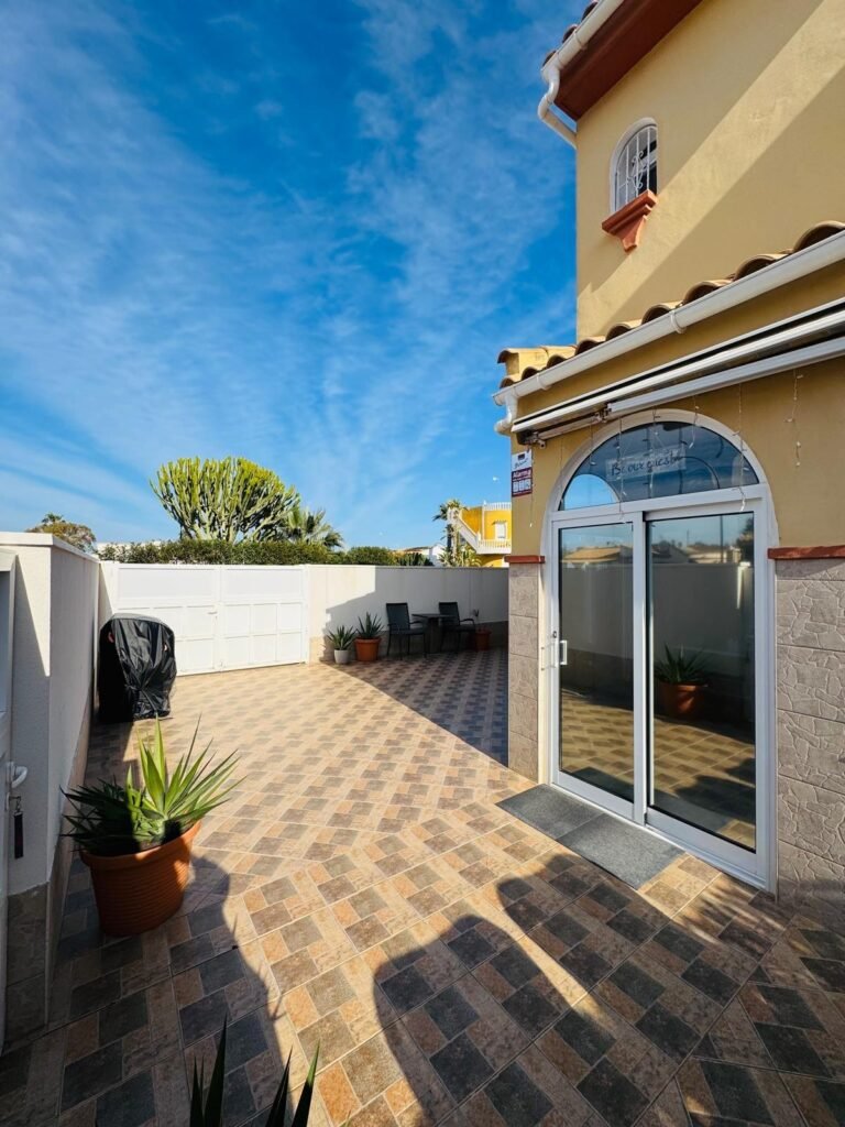 Corner bungalow with sea views — La Florida, Orihuela Costa