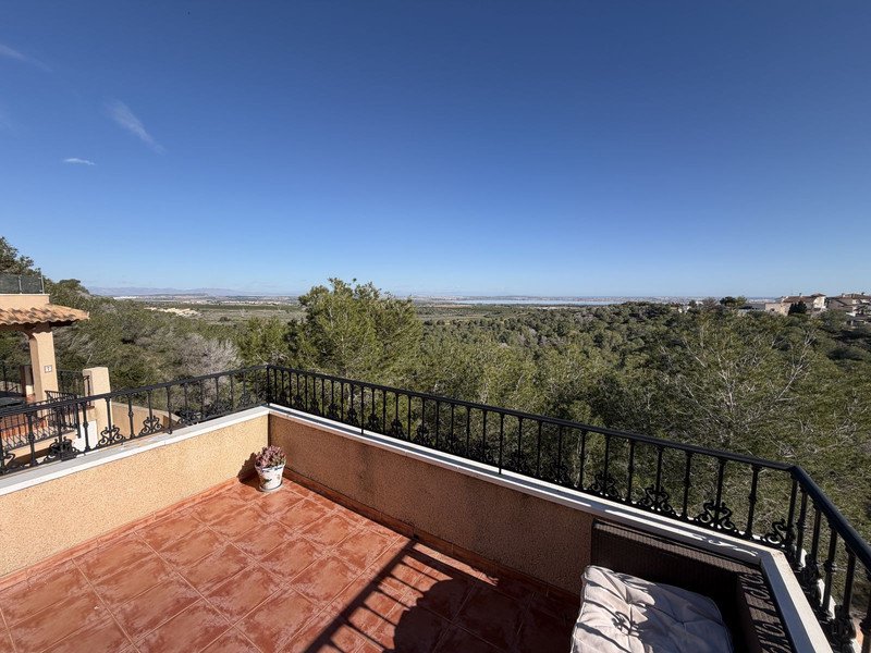 Semi‑detached home in Orihuela Costa – large terrace and panoramic views