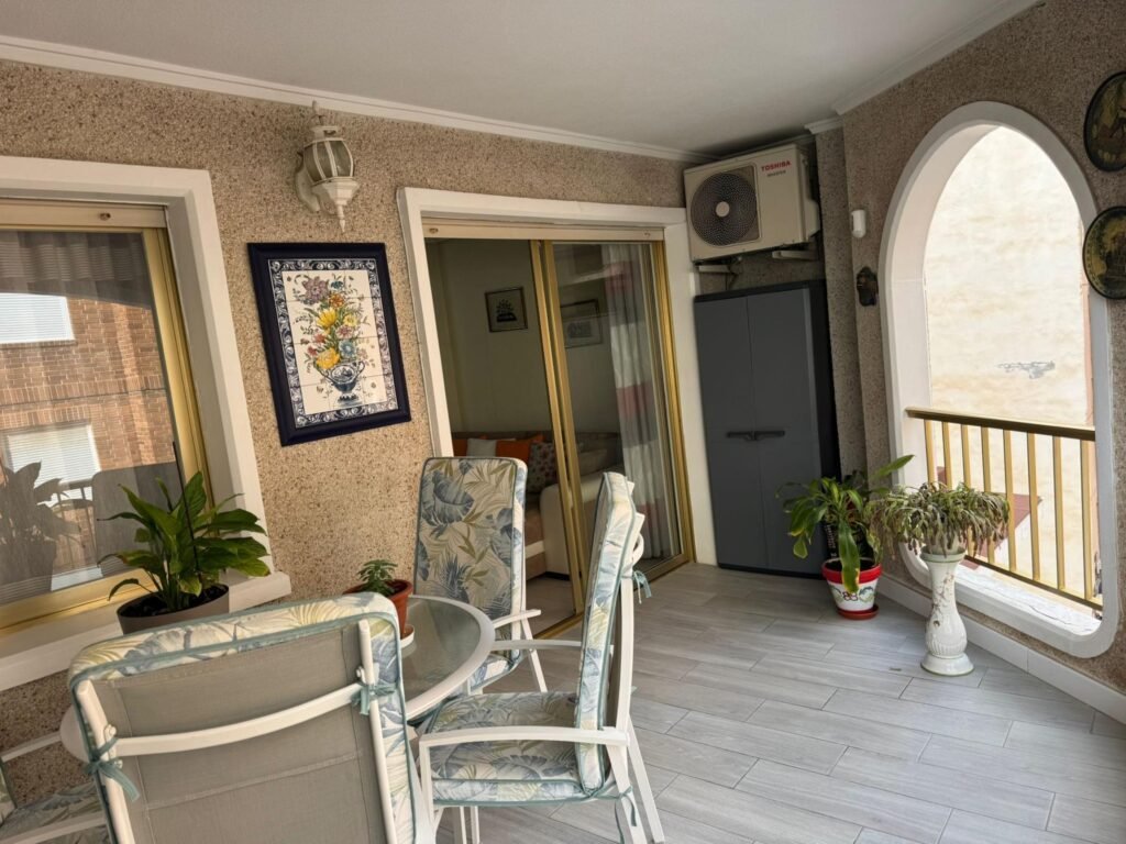Remontoitu 3makuuhuoneen asunto Torreviejassa, Los Locos