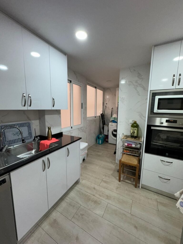 Remontoitu 3makuuhuoneen asunto Torreviejassa, Los Locos