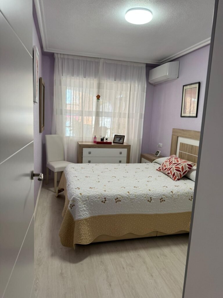 Remontoitu 3makuuhuoneen asunto Torreviejassa, Los Locos