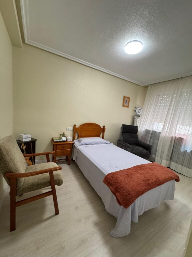 Remontoitu 3makuuhuoneen asunto Torreviejassa, Los Locos