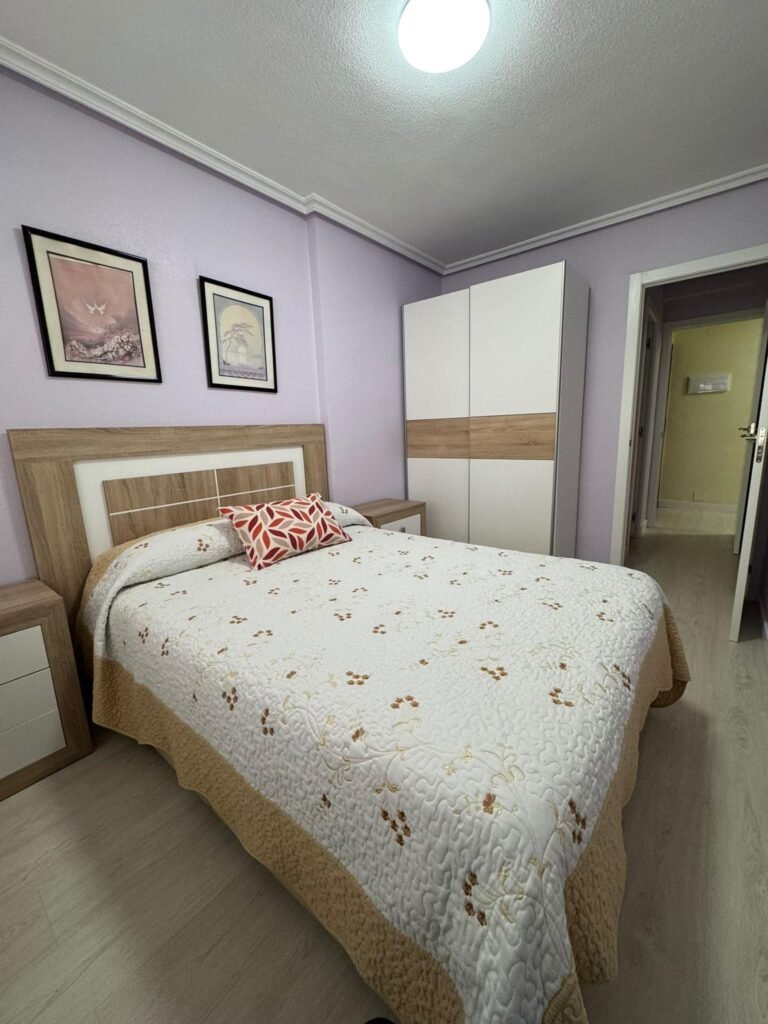 Remontoitu 3makuuhuoneen asunto Torreviejassa, Los Locos