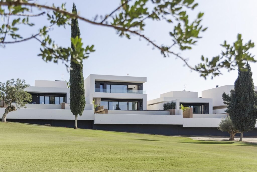 Uudiskohdevilla Aruba La Finca Golfin etulinjassa