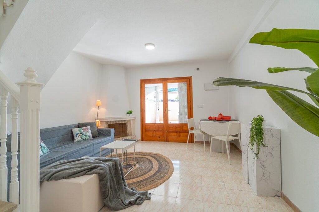Townhouse duplex with private solarium in El Chaparral