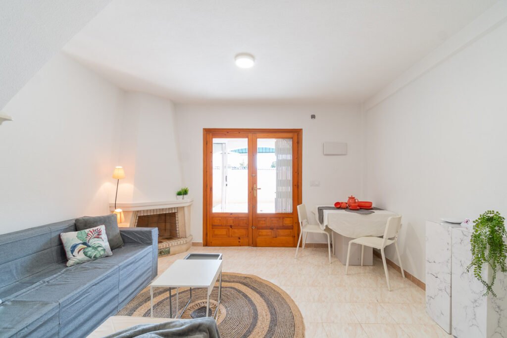 Townhouse duplex with private solarium in El Chaparral