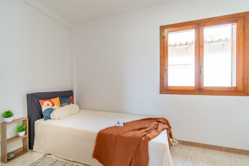 Townhouse duplex with private solarium in El Chaparral
