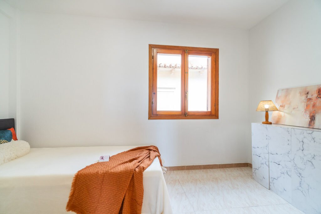 Townhouse duplex with private solarium in El Chaparral