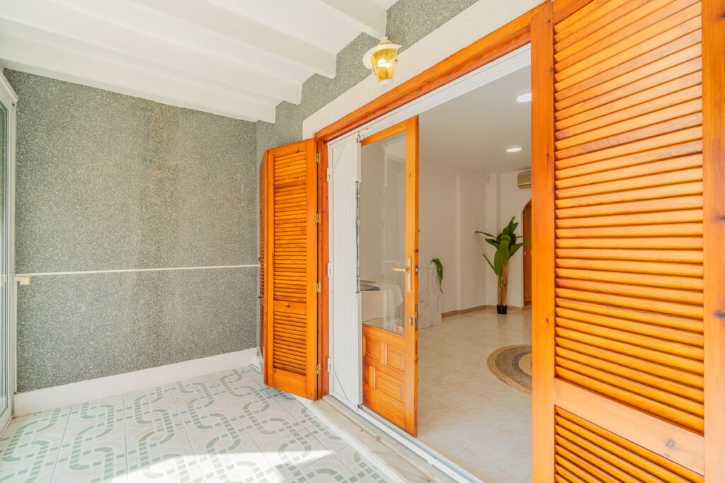 Townhouse duplex with private solarium in El Chaparral