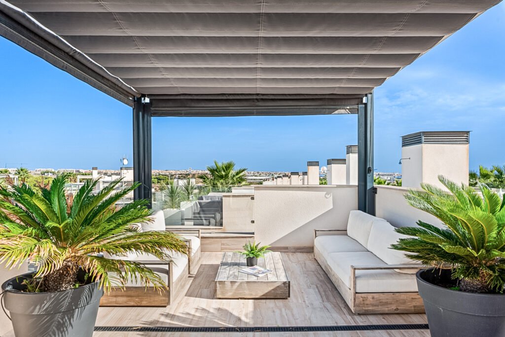 Стильная роскошная вилла с частным бассейном в престижном районе Lomas de Cabo Roig