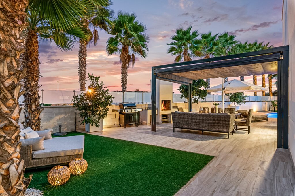 Стильная роскошная вилла с частным бассейном в престижном районе Lomas de Cabo Roig