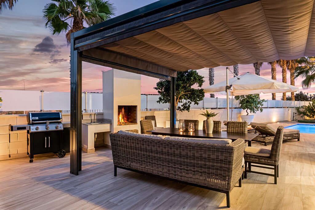 Стильная роскошная вилла с частным бассейном в престижном районе Lomas de Cabo Roig