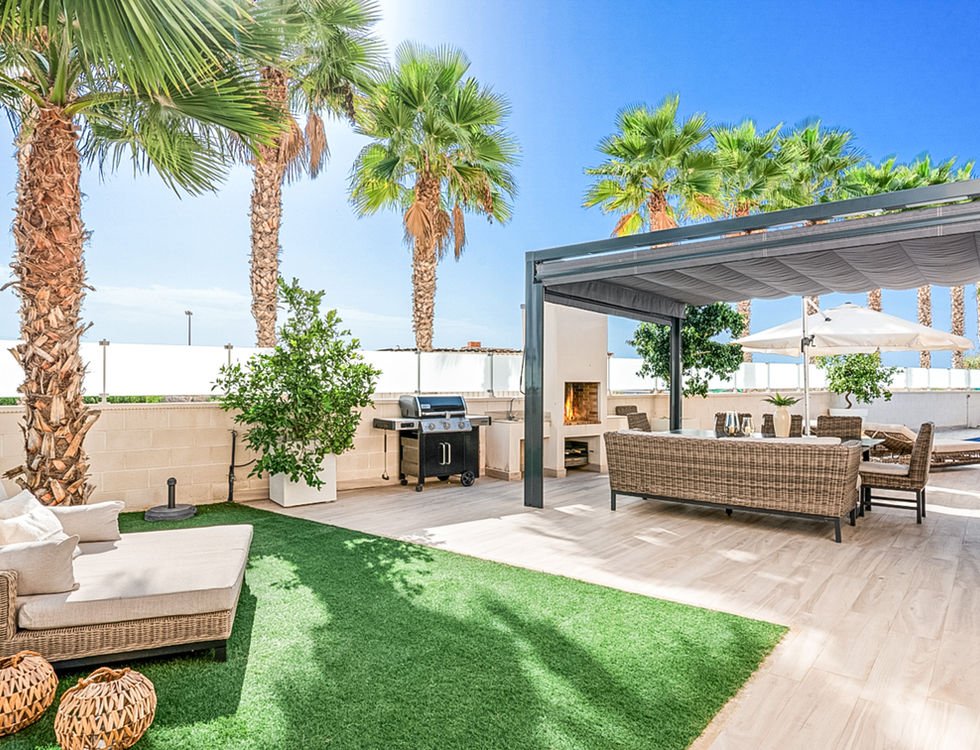 Стильная роскошная вилла с частным бассейном в престижном районе Lomas de Cabo Roig