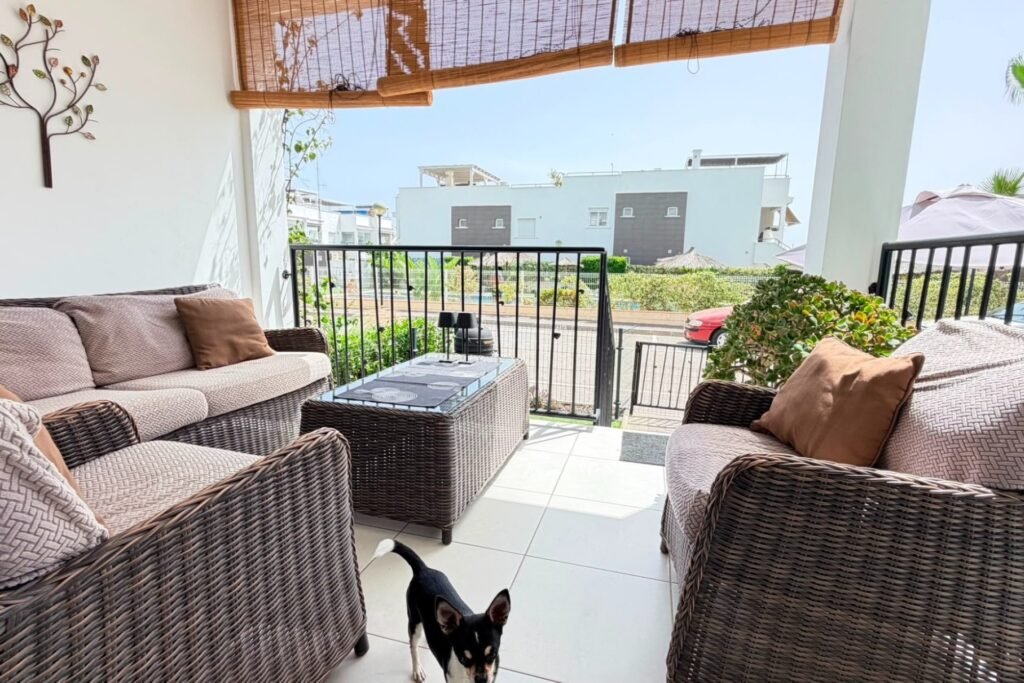 Vakker sørvendt leilighet på bakkeplan med privat hage og resort‑fasiliteter – Torrevieja