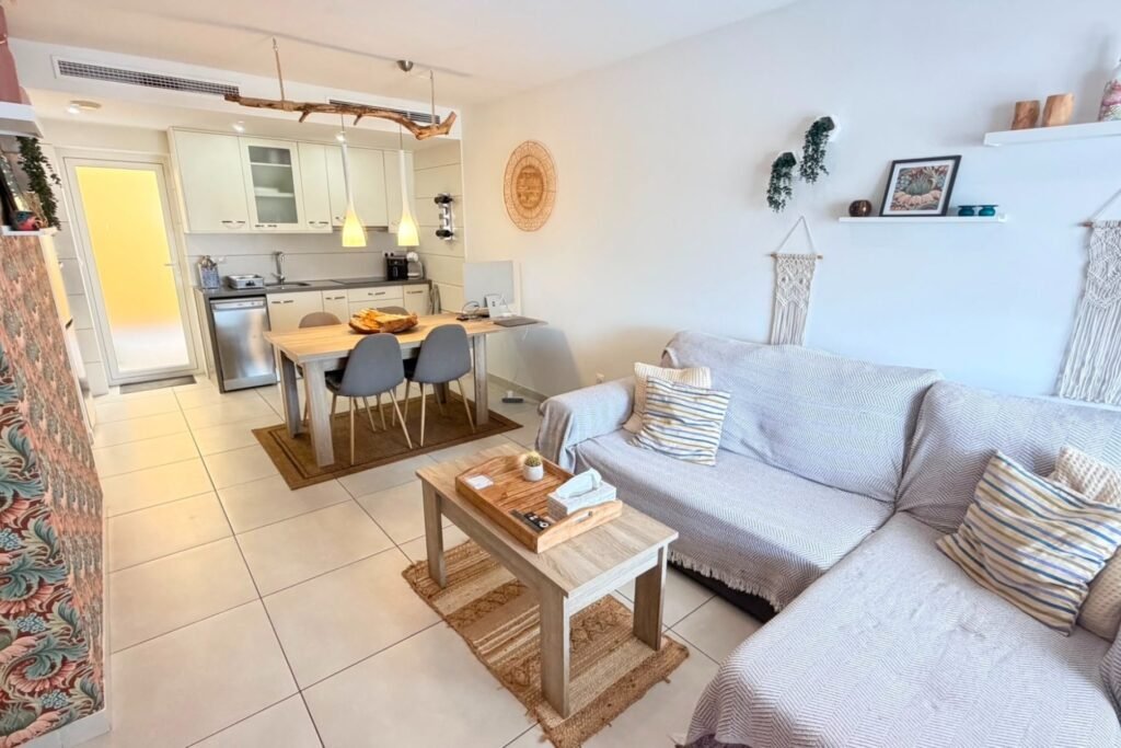 Vakker sørvendt leilighet på bakkeplan med privat hage og resort‑fasiliteter – Torrevieja