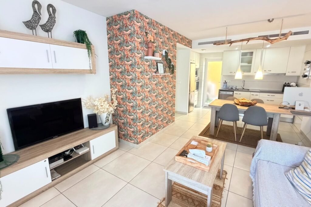 Vakker sørvendt leilighet på bakkeplan med privat hage og resort‑fasiliteter – Torrevieja