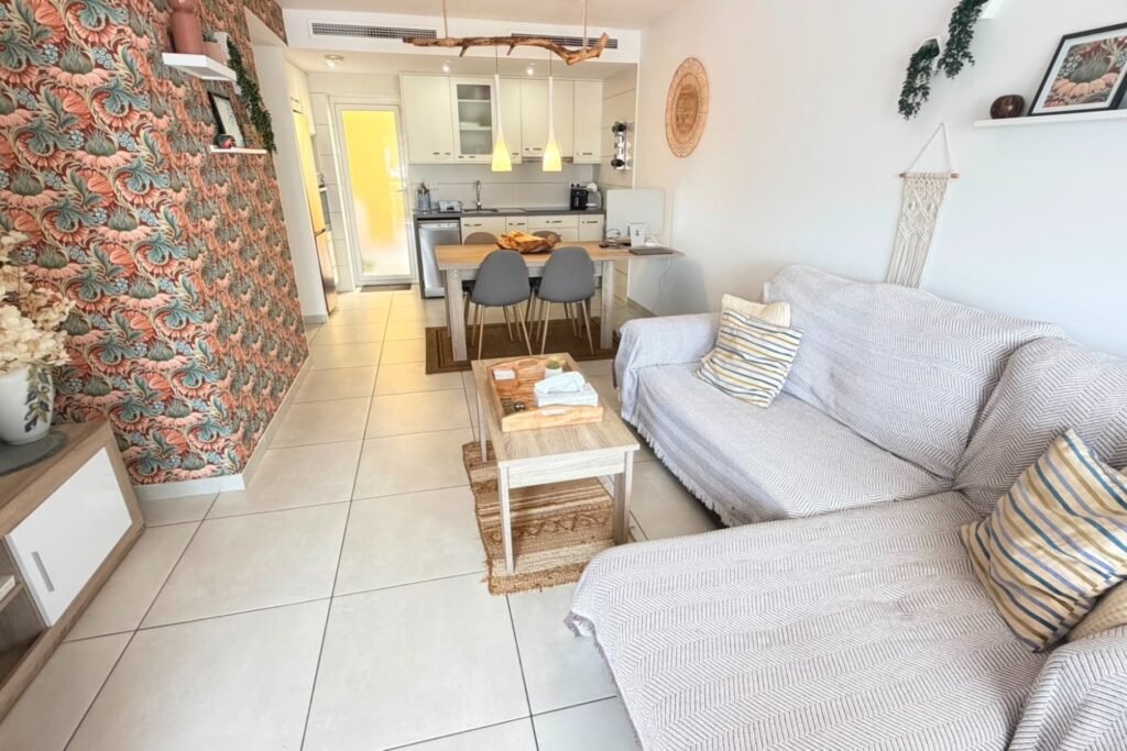 Vakker sørvendt leilighet på bakkeplan med privat hage og resort‑fasiliteter – Torrevieja