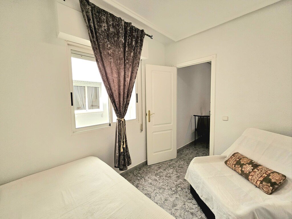3 mh asunto Torreviejan keskustassa