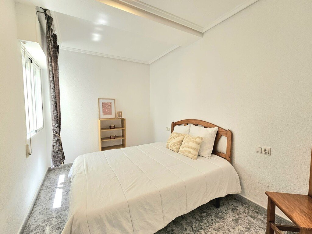 3 mh asunto Torreviejan keskustassa